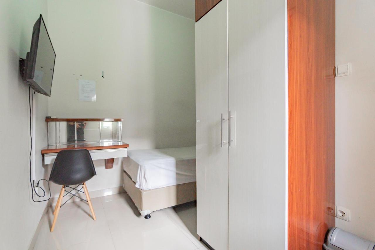 Hotel Koolkost Near Stikes Cirebon Esterno foto